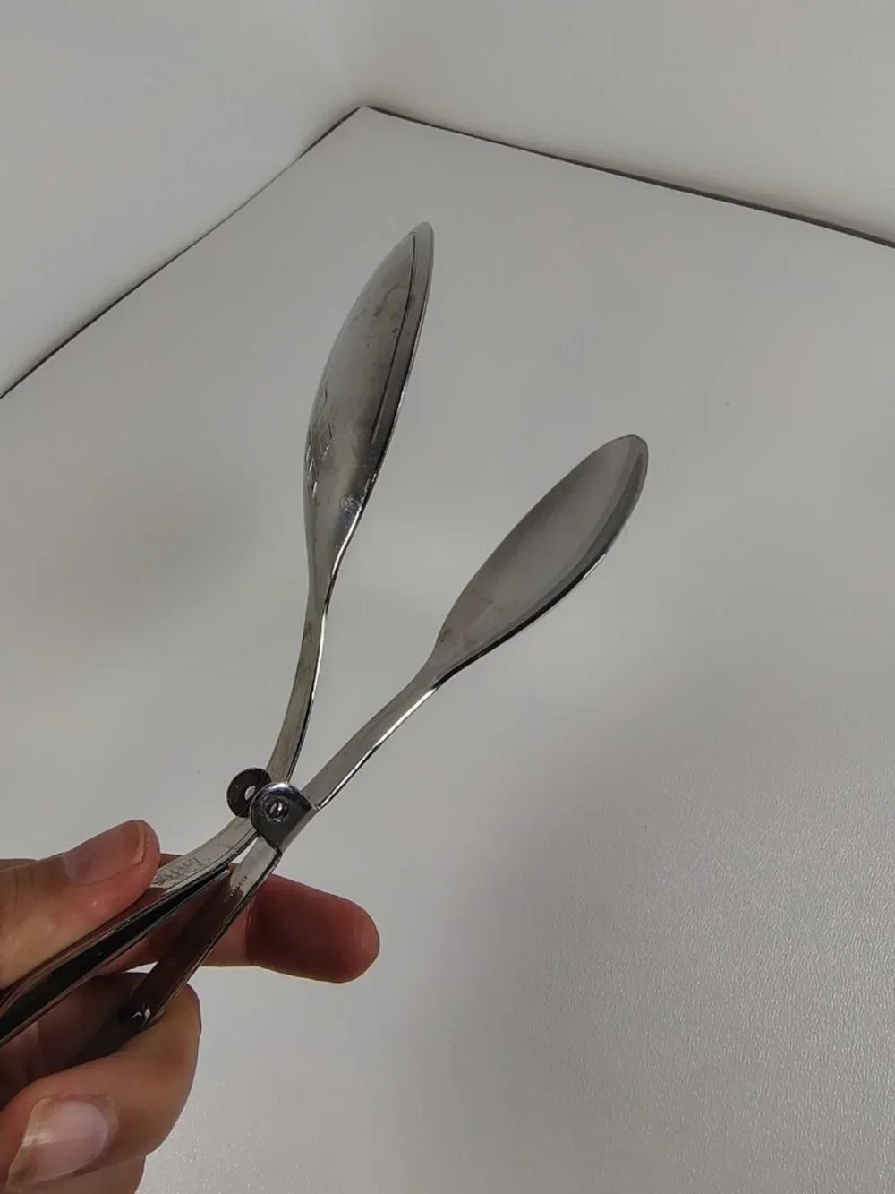 Retired Pampered Chef Double Spoon Serving Tongs (model #2565) 9.5